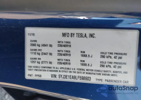 2020 Tesla Model 3 Standard Range Plus Rear-Wheel Drive/Standard Range Rear-Wheel Drive z USA, uszkodzony, nr VIN 5YJ3E1EA9LF598603